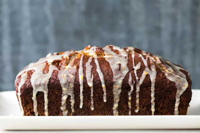 Nadýchaný dýňový chlebíček s pomerančovou polevou – snadný recept na podzimní pochoutku