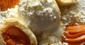 Kynuté meruňkové knedlíky – nadýchaná pochoutka z české kuchyně Recept na kynuté meruňkové knedlíky.