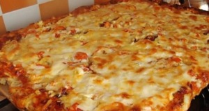 Rychlá domácí pizza se sýrem a majonézou – hotová za 25 minut Rychlá domácí pizza se sýrem a majonézou – hotová za 25 minut