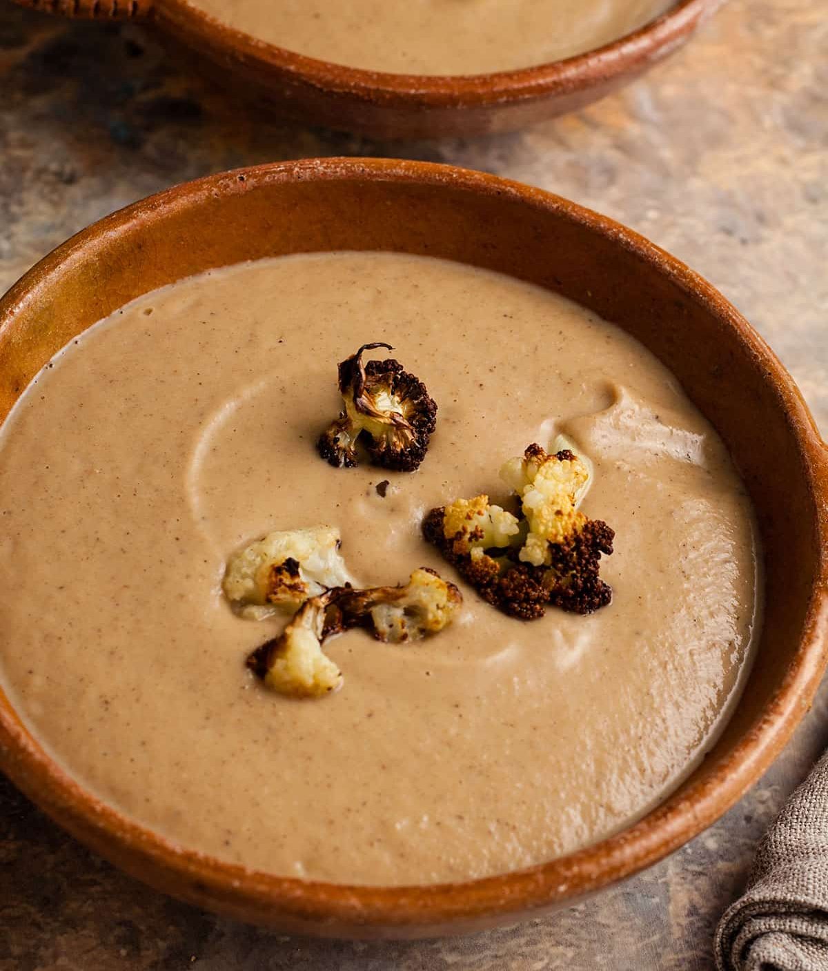 Pečená květáková polévka s chorizem – jednoduchý a krémový recept