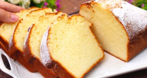 Nadýchaný citronový chlebíček s kondenzovaným mlékem – vláčný a jemně sladký moučník Nadýchaný citronový chlebíček s kondenzovaným mlékem, který potěší svou jemnou a svěží chutí