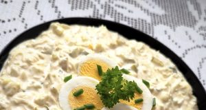 Domácí vajíčkový salát – krémový, lahodný a hotový za pár minut Domácí vajíčkový salát – krémový, lahodný a hotový za pár minut