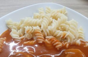Masové koule v rajské omáčce – klasika české kuchyně