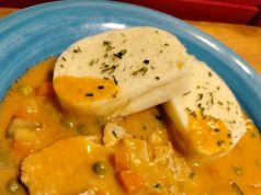 Bratislavská vepřová plec s domácím kynutým knedlíkem Bratislavská vepřová plec s domácím kynutým knedlíkem