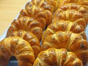 Domácí máslové loupáky s mákem – nadýchané jako z pekárny Domácí máslové loupáky s mákem – nadýchané jako z pekárny