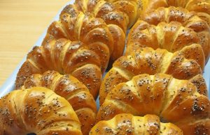 Domácí máslové loupáky s mákem – nadýchané jako z pekárny Domácí máslové loupáky s mákem – nadýchané jako z pekárny