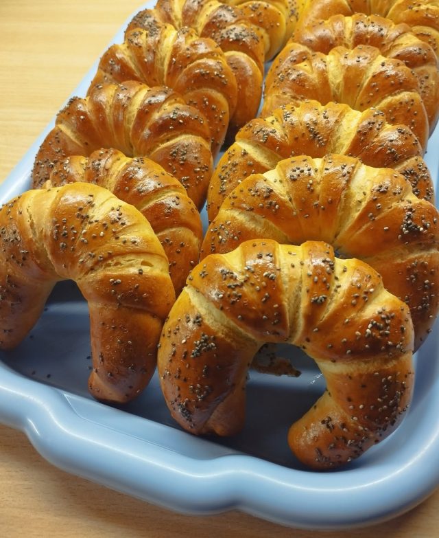 Domácí máslové loupáky s mákem – nadýchané jako z pekárny