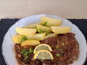 Krkovice na zvěřinovém koření se žampiony a bramborami