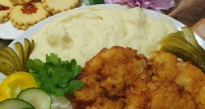 Kuřecí maso v česnekovém těstíčku s bramborovou kaší Kuřecí maso v česnekovém těstíčku s bramborovou kaší