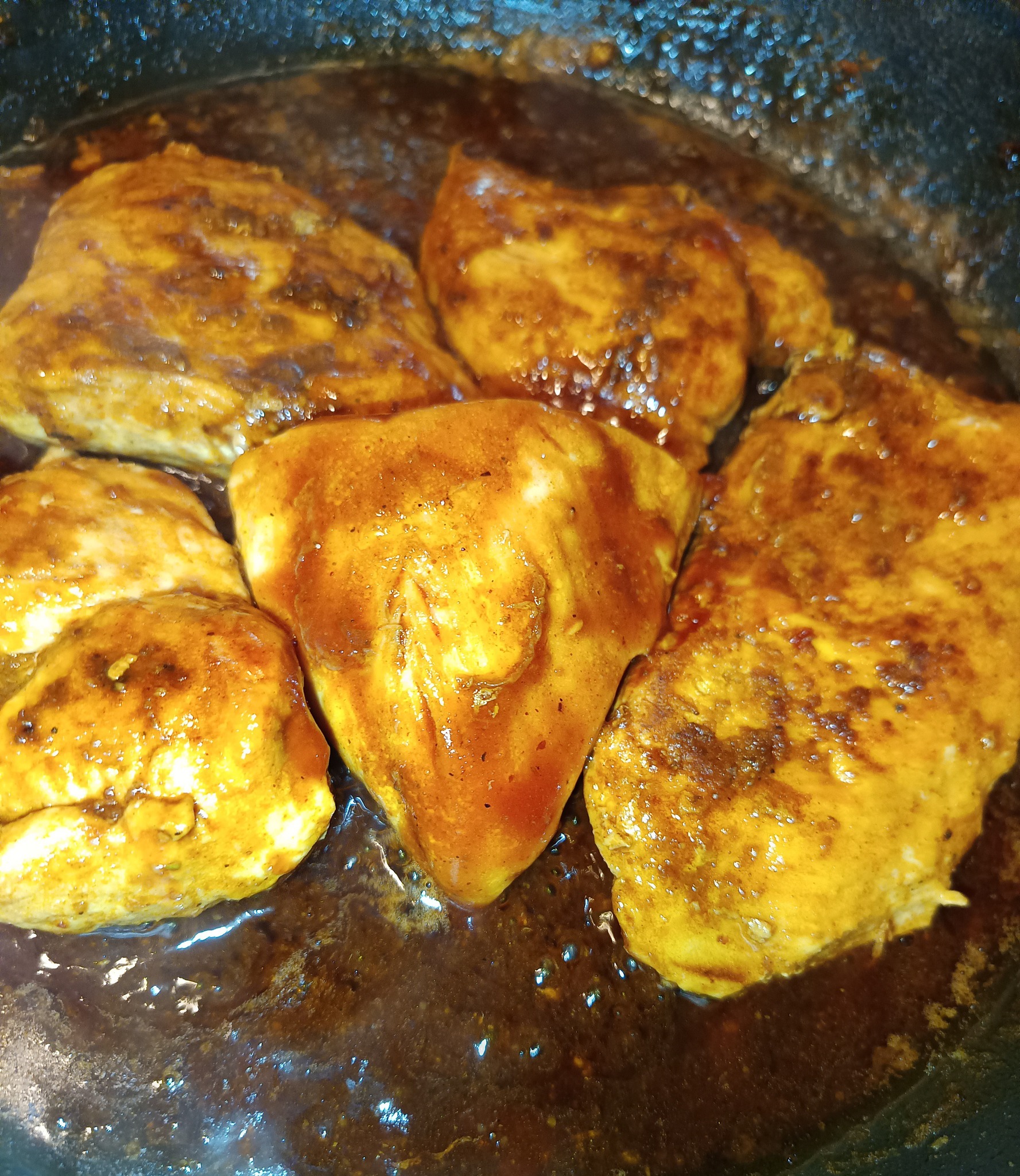 Plněné cuketové placky s kuřecím masem, zeleninou a sýrem