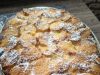 Domácí žemlovka s jablky, tvarohem a skořicí – klasika, která nikdy nezklame