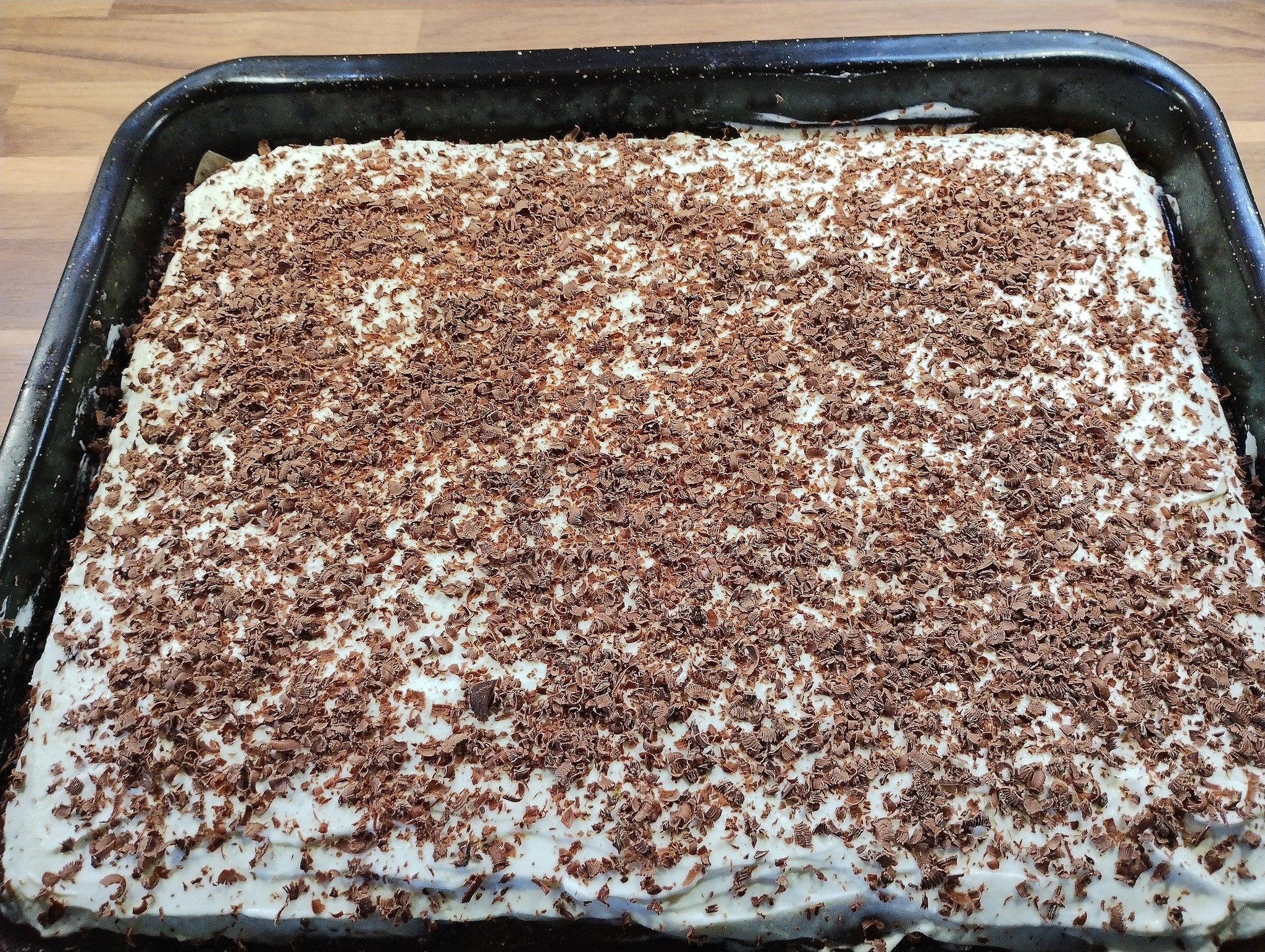 Kakaové řezy s rumovou polevou a smetanovým krémem