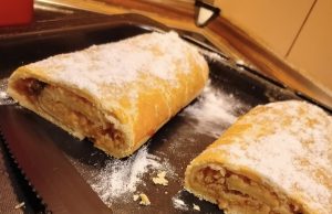 Jablečný závin z univerzálního těsta – snadný recept, se kterým se pracuje jedna radost Jablečný závin z univerzálního těsta – snadný recept, se kterým se pracuje jedna radost