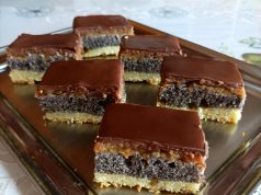 Jablečno-makový koláč s čokoládovou polevou