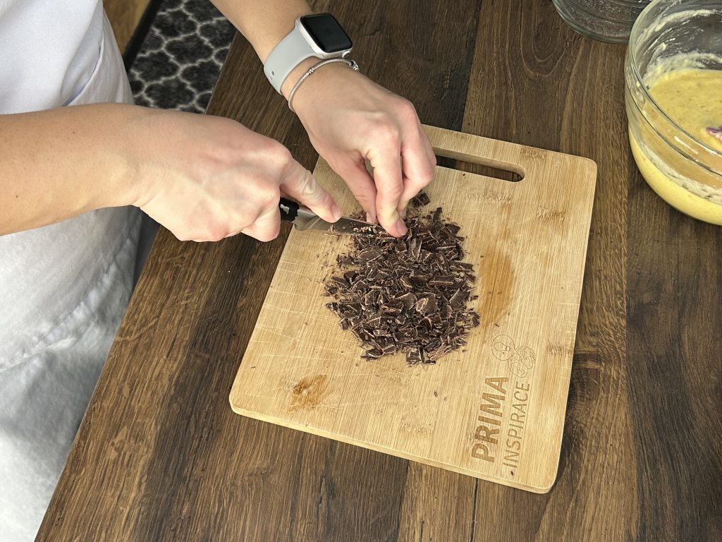 Máte doma přezrálé banány? Připravte si z nich banánové muffiny s kousky čokolády!