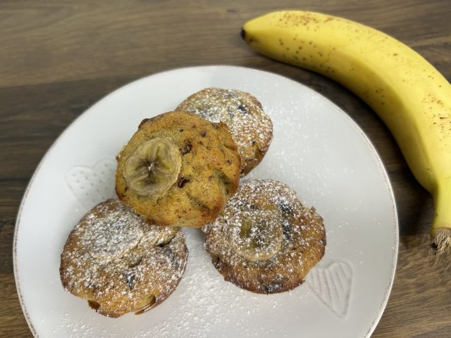 Banánové muffiny s kousky čokolády – vláčné, voňavé a jednoduché