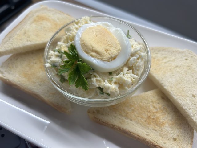 Krémová celerová pomazánka s vůní petržele Krémová celerová pomazánka s vůní petržele