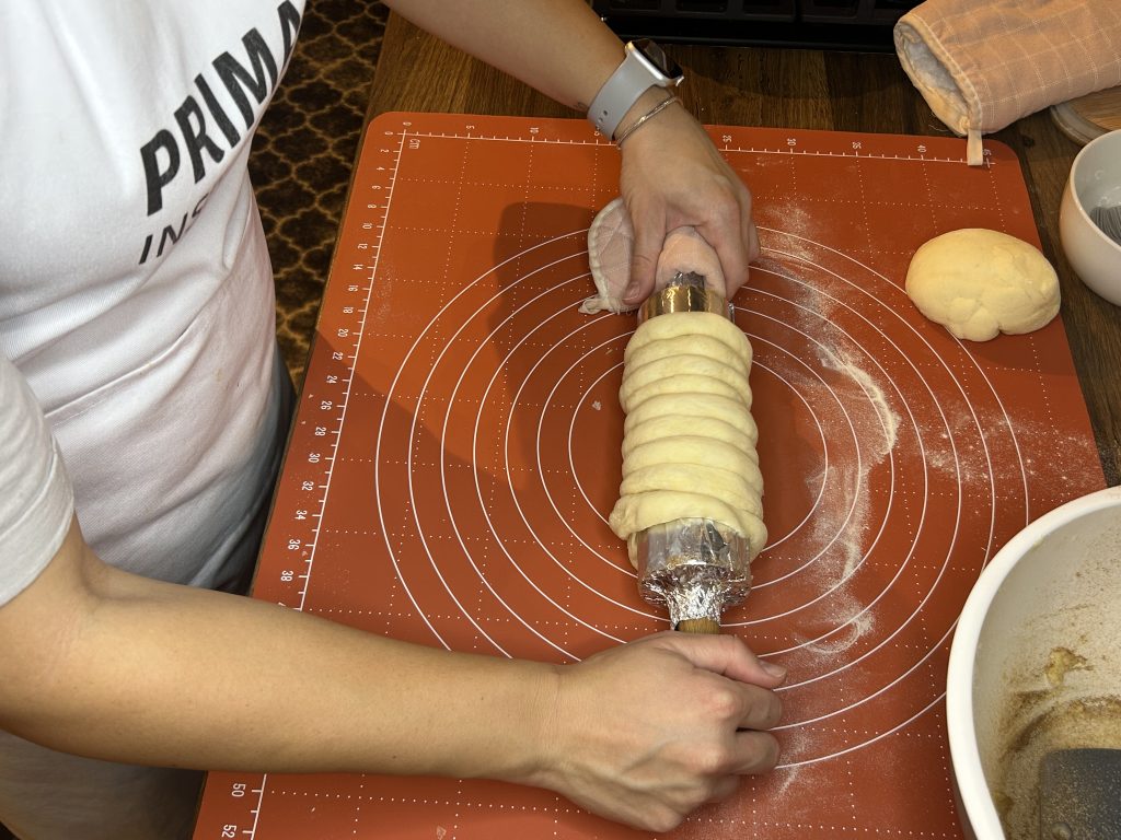 Křupavý domácí trdelník z trouby se skořicovým cukrem