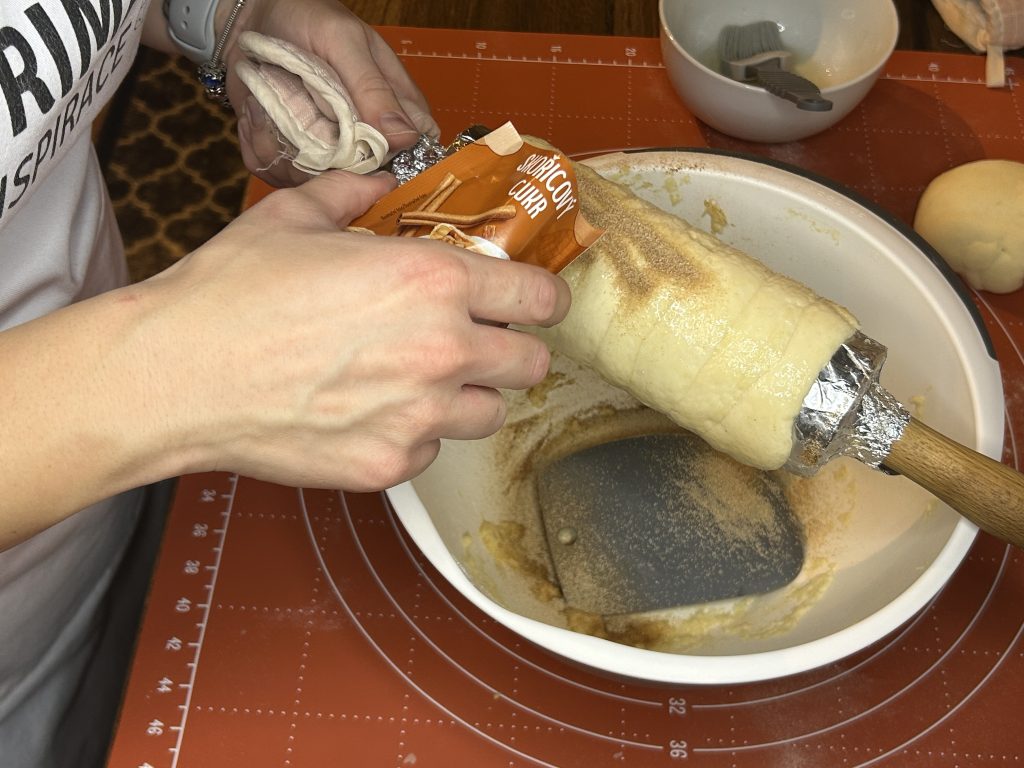 Křupavý domácí trdelník z trouby se skořicovým cukrem