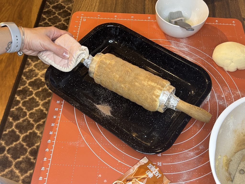 Křupavý domácí trdelník z trouby se skořicovým cukrem