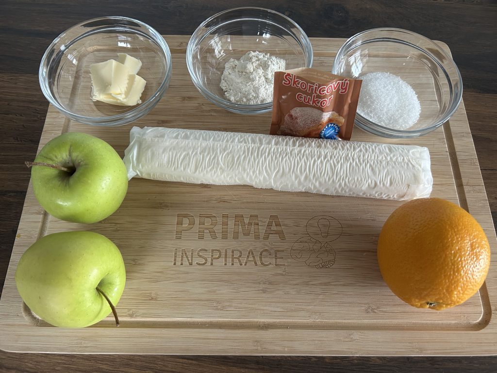 Jablečný koláč z listového těsta – rychlý dezert plný vůně skořice a pomeranče