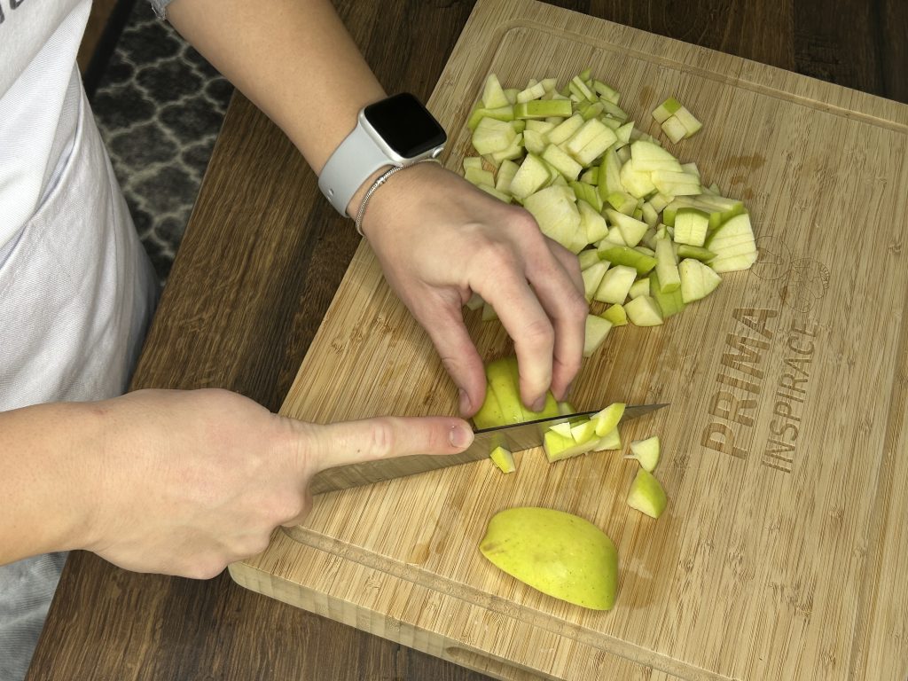 Jablečný koláč z listového těsta – rychlý dezert plný vůně skořice a pomeranče