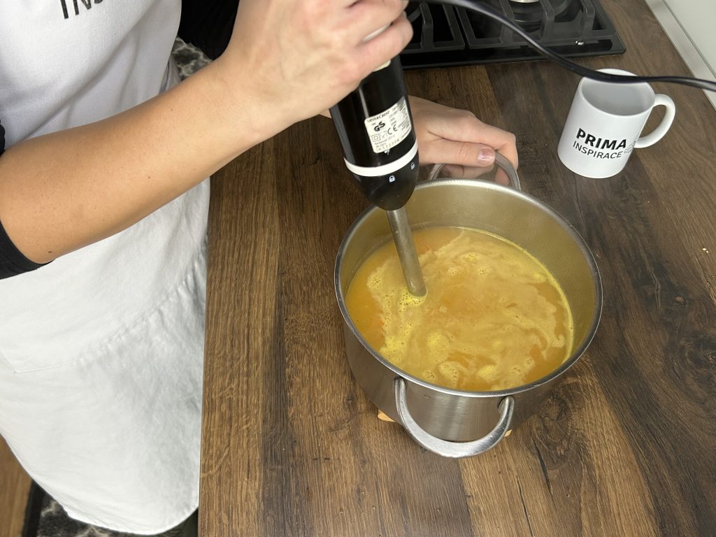 Krémová mrkvová polévka se zázvorem