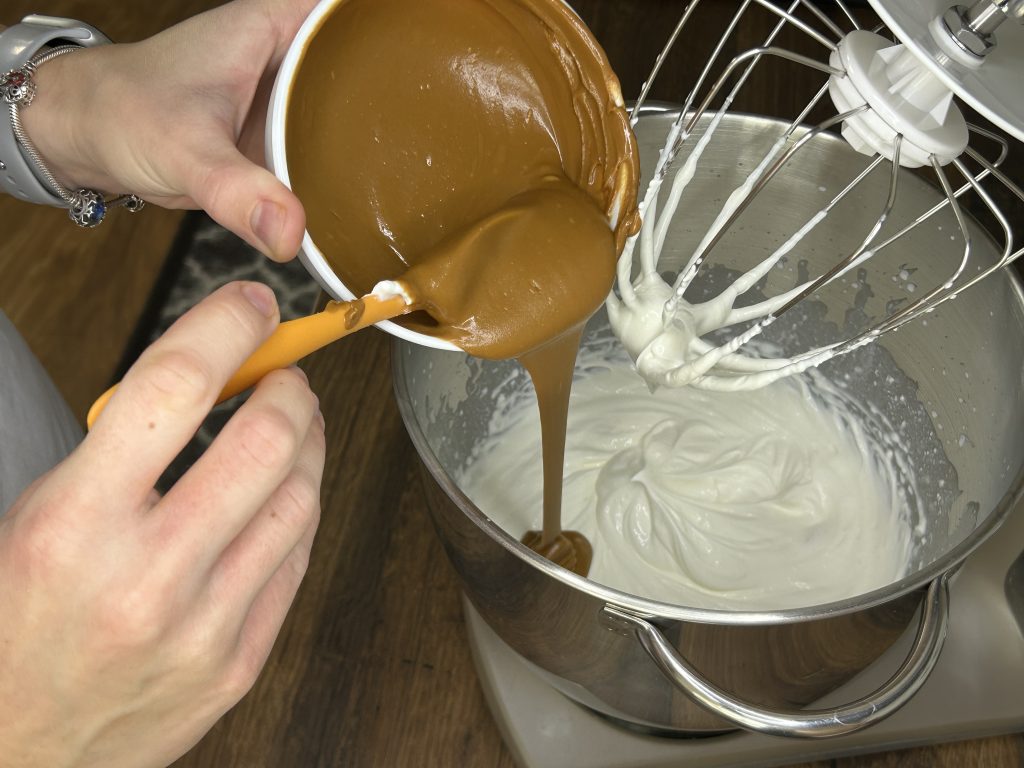 Lotus cheesecake – nepečený karamelový dort