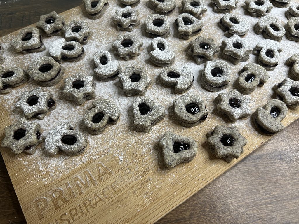 Makové linecké koláčky s džemem