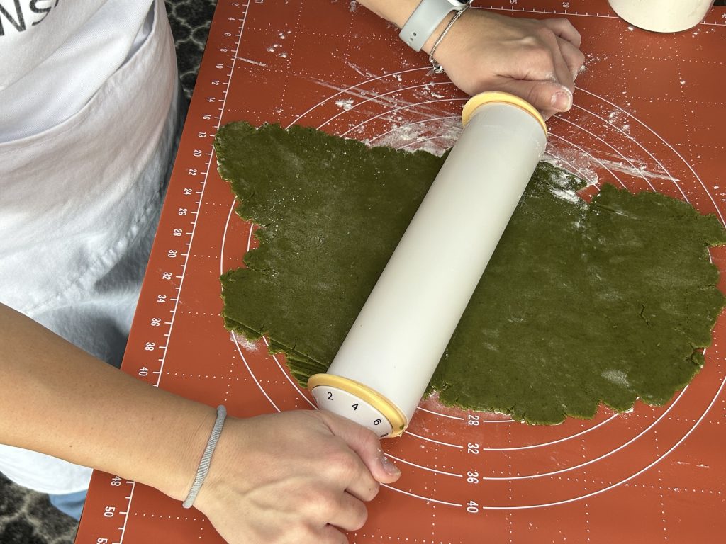 Matcha linecké koláčky – moderní vánoční klasika v zeleném kabátku