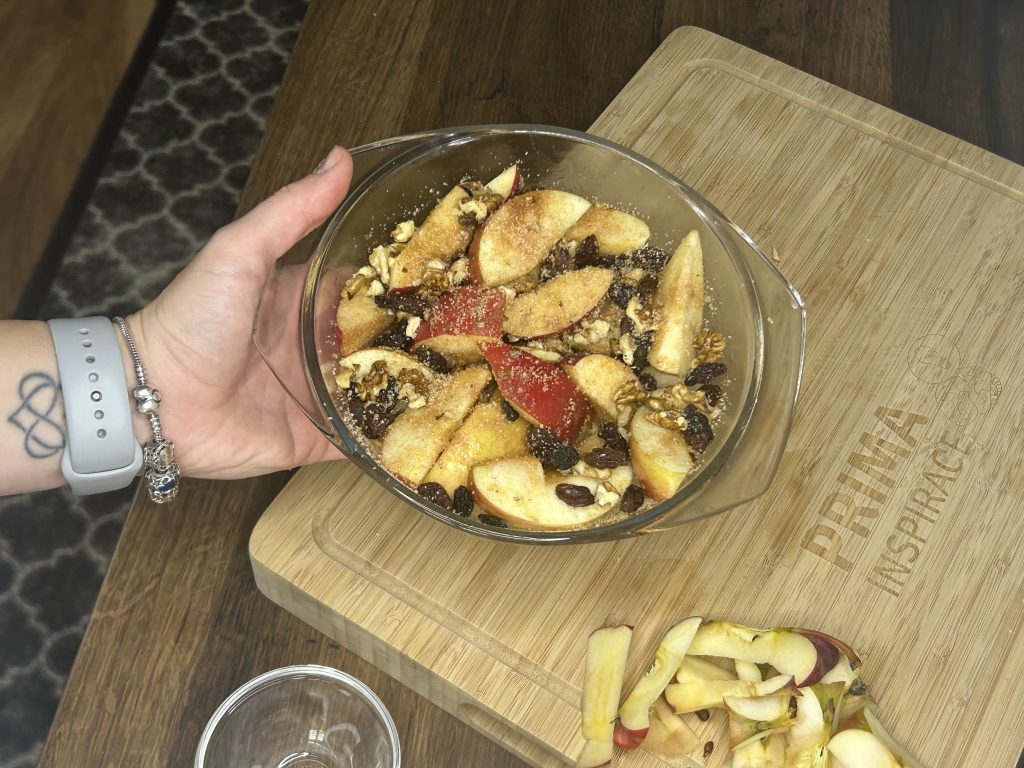 Voňavá pečená jablíčka s ořechy a skořicí