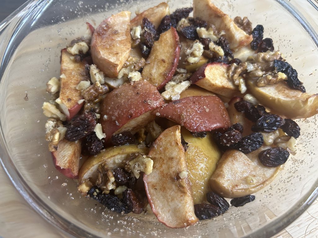 Voňavá pečená jablíčka s ořechy a skořicí