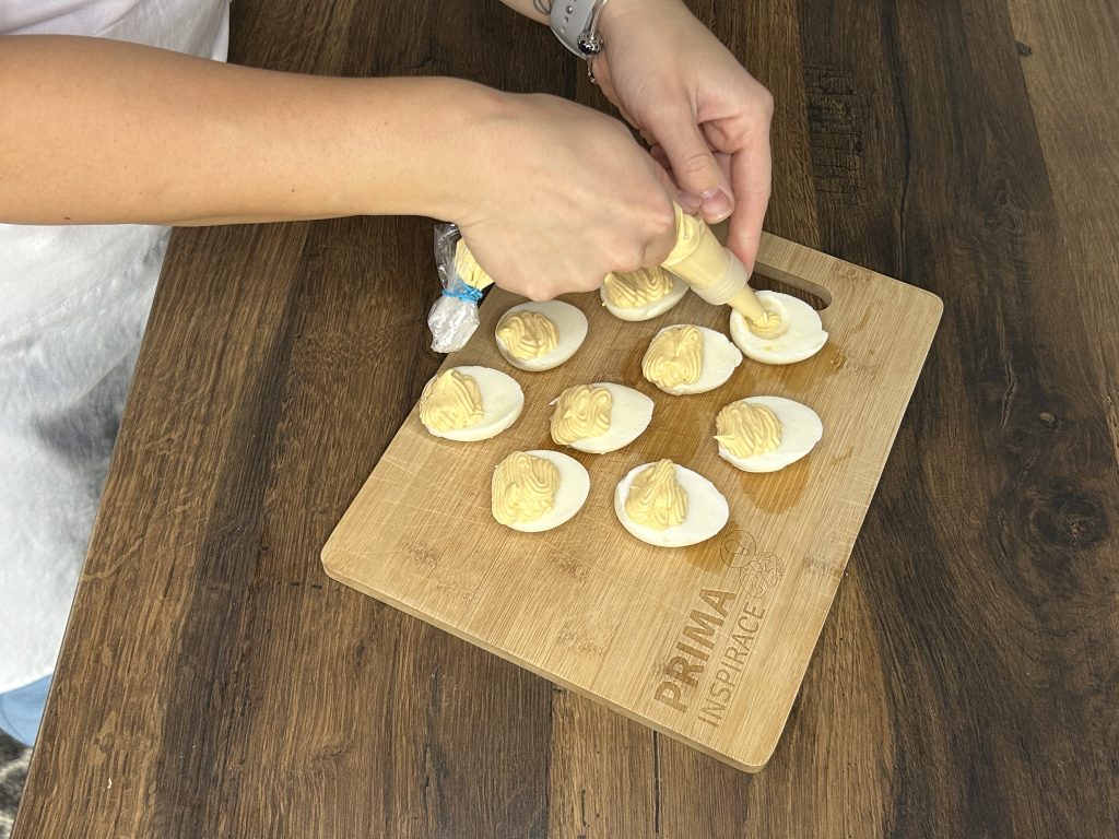 Plněná vajíčka s majonézou a hořčicí