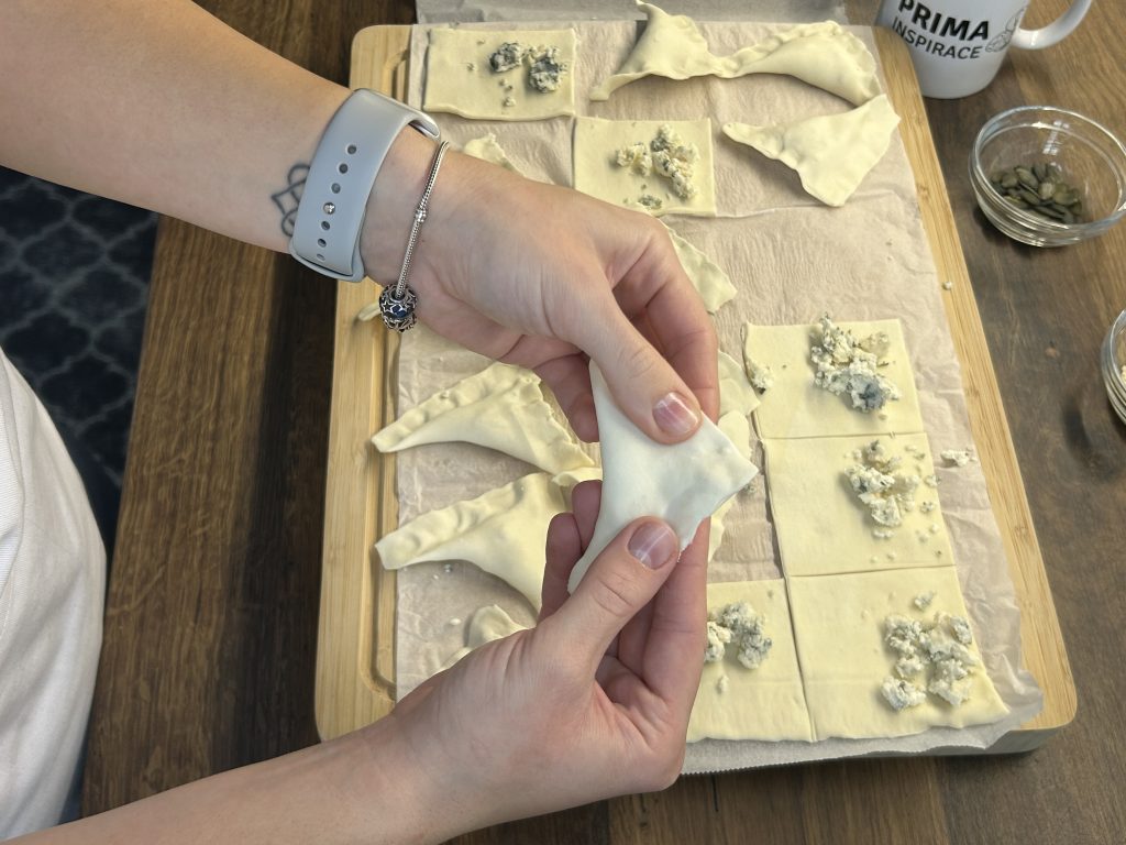 Rybky z listového těsta plněné nivou – rychlé pohoštění pro návštěvu