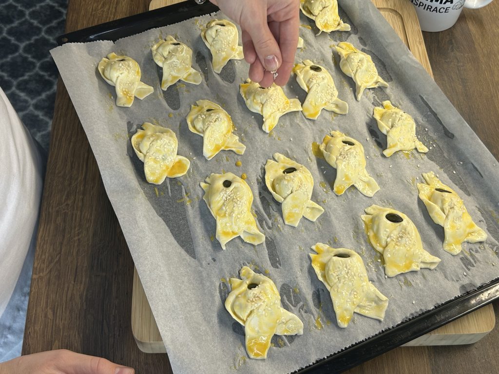 Rybky z listového těsta plněné nivou – rychlé pohoštění pro návštěvu