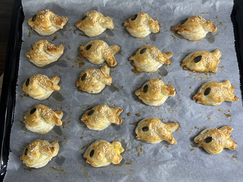 Rybky z listového těsta plněné nivou – rychlé pohoštění pro návštěvu