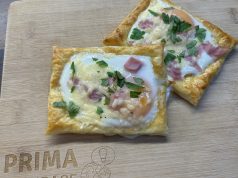 Snídaňové okénka z listového těsta s vejcem, šunkou a sýrem