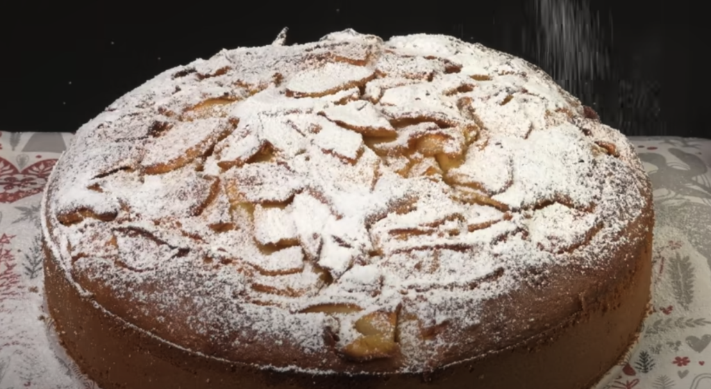 Babiččin vláčný jablečný koláč s karamelem a vanilkou – voňavý moučník jako od babičky