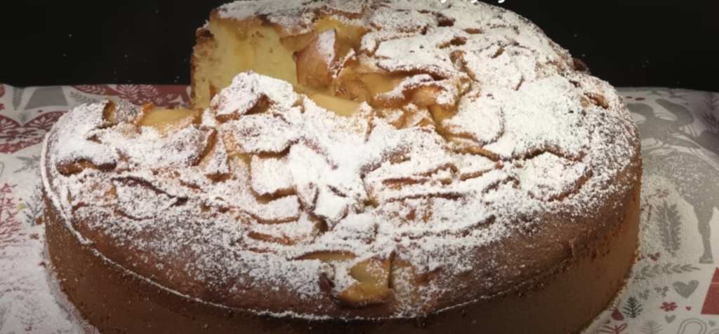 Babiččin vláčný jablečný koláč s karamelem a vanilkou – voňavý moučník jako od babičky