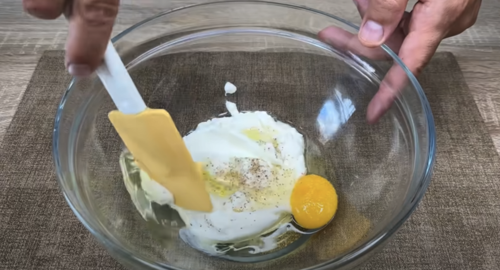 Slaný koláč z listového těsta s cuketou, rajčaty a smetanovým sýrem