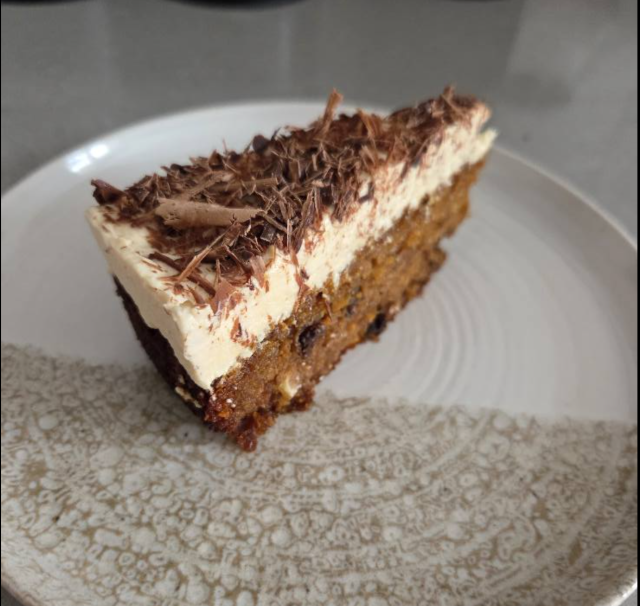 Mrkvový dort s tvarohovo-karamelovým krémem