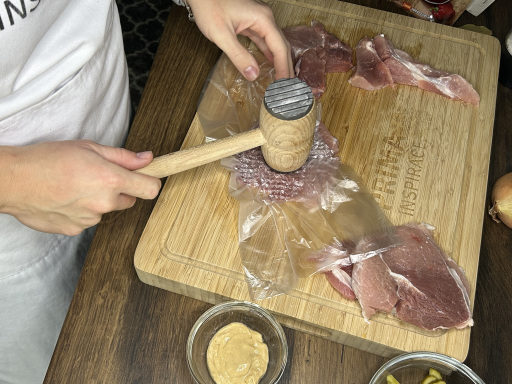 Vepřové plátky s tarhoňou – voňavý domácí oběd jako od babičky