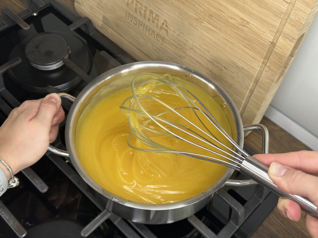 Lehké vídeňské řezy s pomerančovou náplní