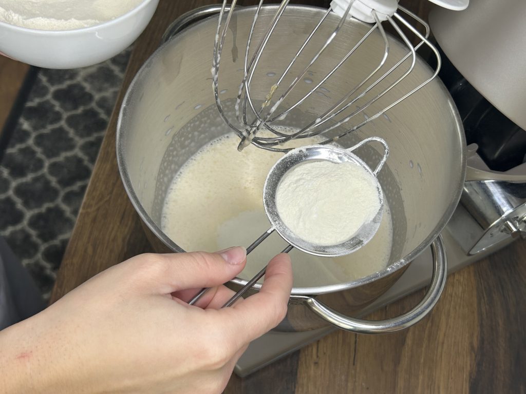 Lehké vídeňské řezy s pomerančovou náplní