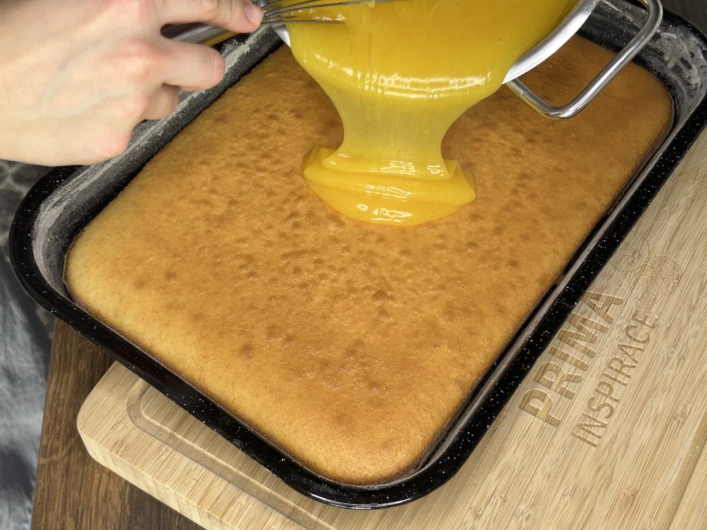 Lehké vídeňské řezy s pomerančovou náplní