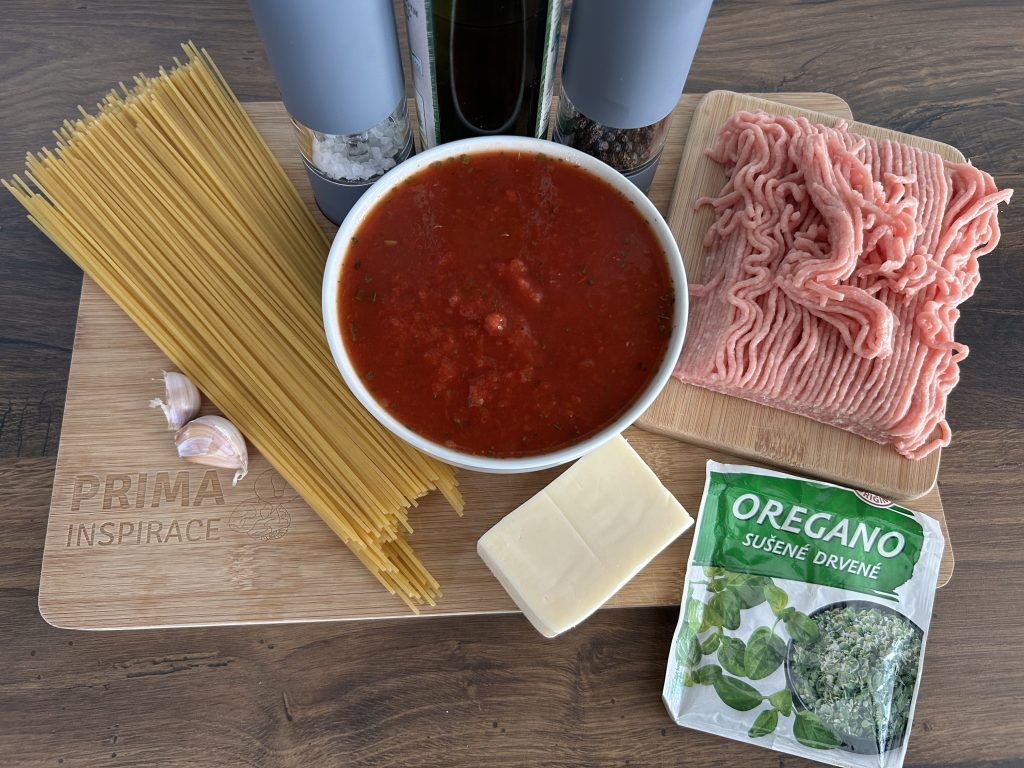 Rychlé zapečené špagety s mletým masem a rajčatovým přelivem