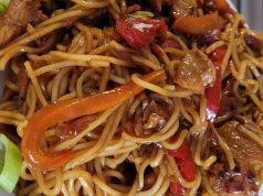 Nejlepší čínské nudle s kuřecím: Rychlý recept na šťavnaté maso a křupavou zeleninu Rychlé kuřecí nudle z jedné pánve se zeleninou a teriyaki omáčkou