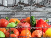 Konec drhnutí: Myčka zvládne očistit brambory i jablka rychleji než vy