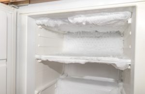 Trápí Vás problémy s námrazou v mrazáku? Jak a čím oddálíte tvorbu ledu