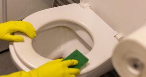 Jak zabránit pachu moči na toaletě: Místnost krásně voní a záchod je čistý i týdny